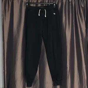 Abercrombie men’s joggers- black, size S